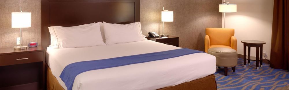 Hotel Express & - - Overland Park Area By Ihg Lenexa
