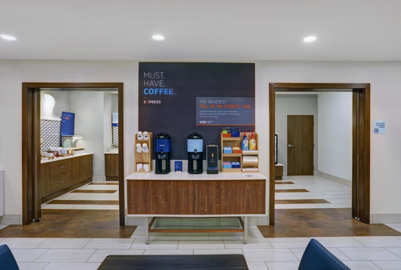 Express & - - Overland Park Area By Ihg 3*