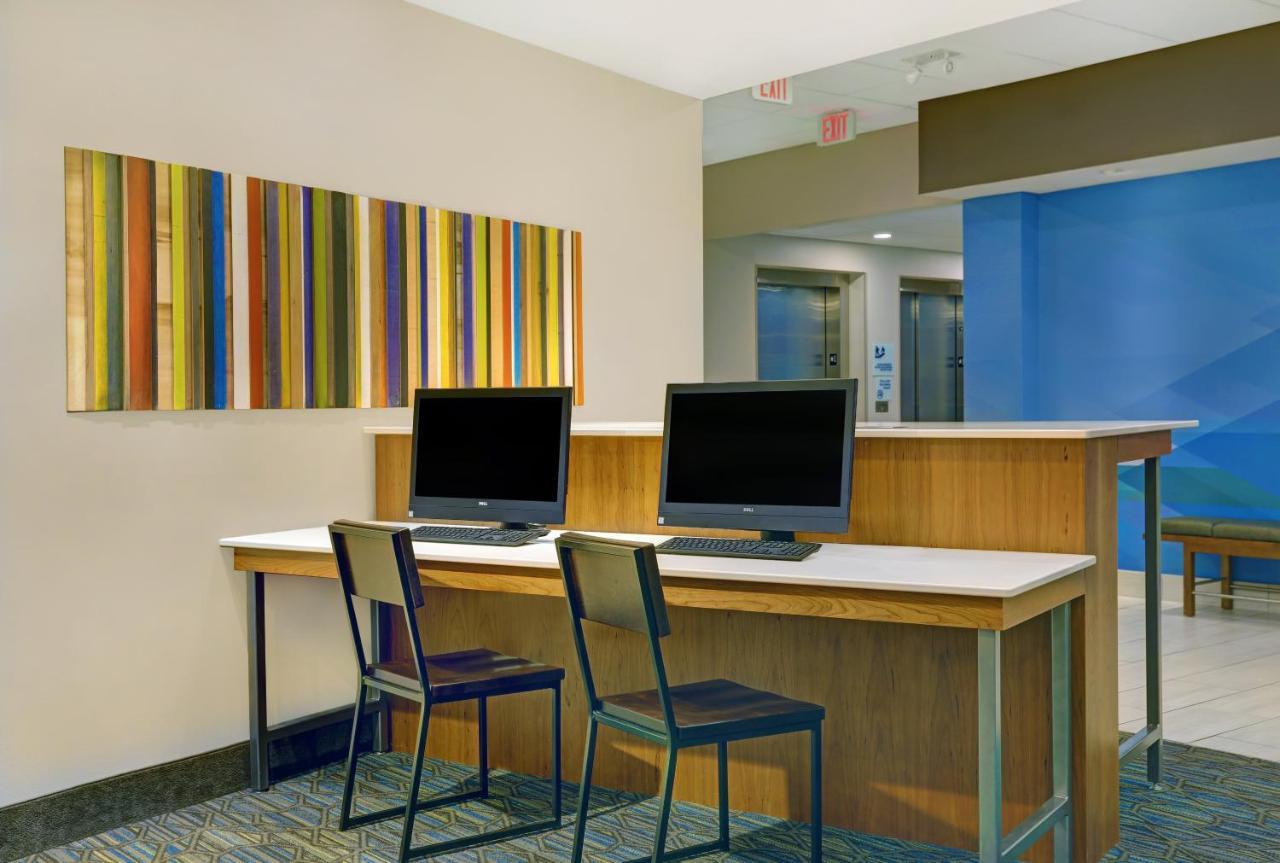Express & - - Overland Park Area By Ihg 3*