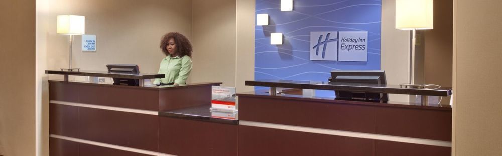 Express & - - Overland Park Area By Ihg 3* Lenexa