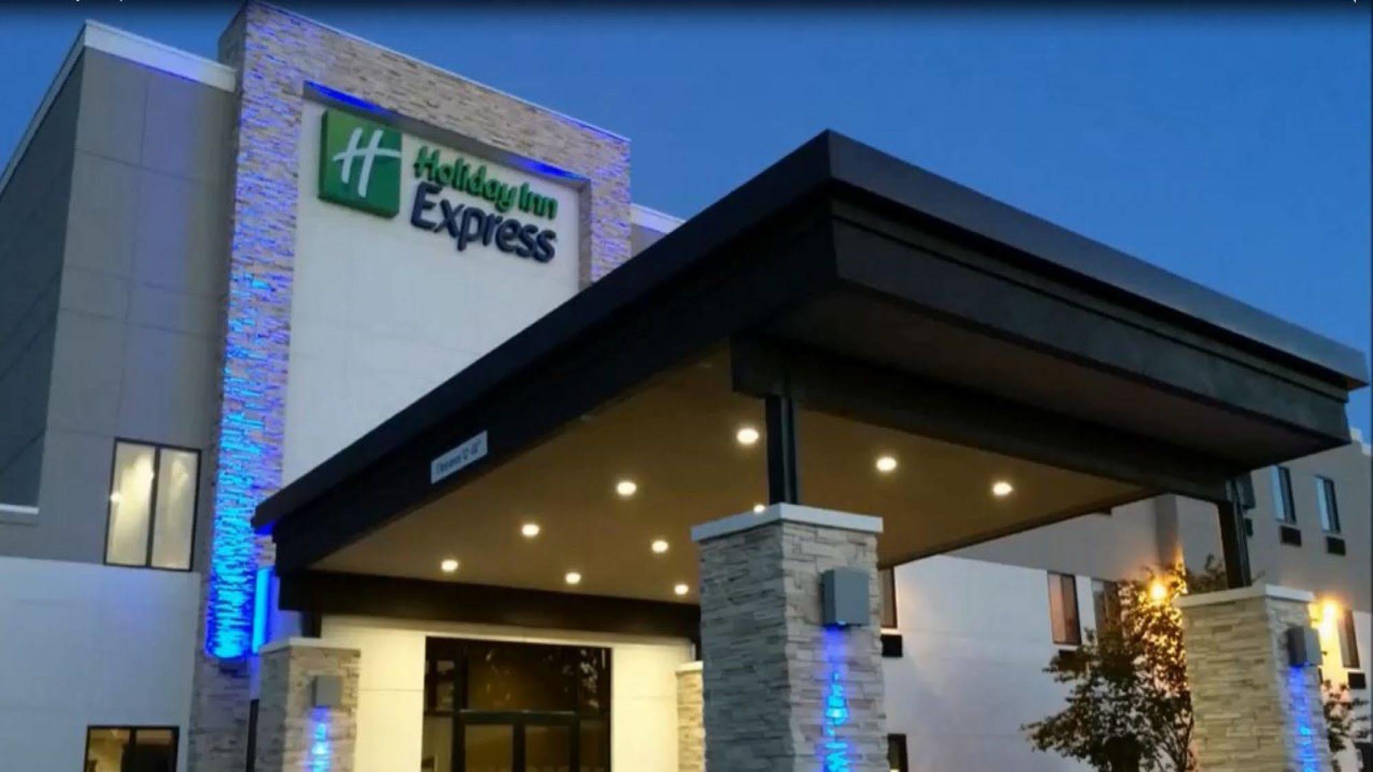 Hotel Express & - - Overland Park Area By Ihg