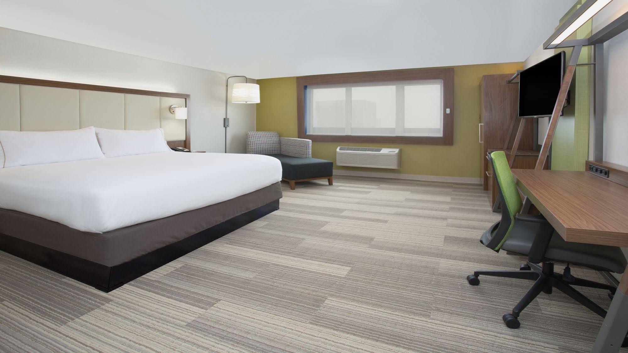 Hotel Express & - - Overland Park Area By Ihg