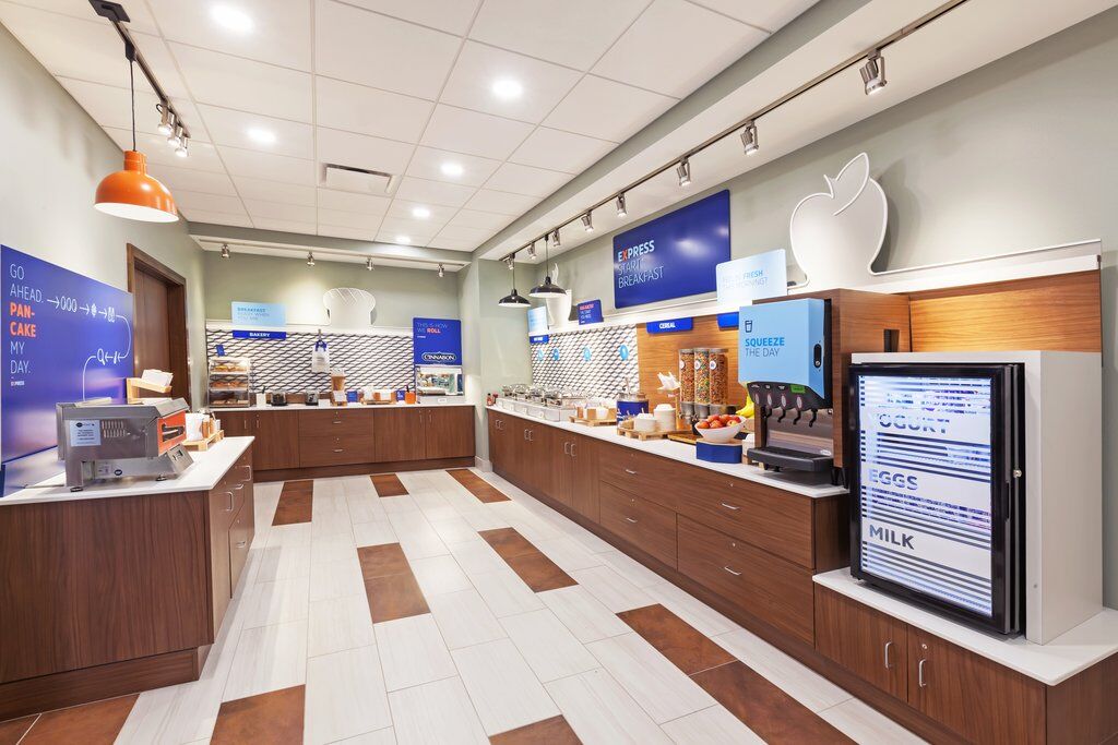 Express & - - Overland Park Area By Ihg 3*