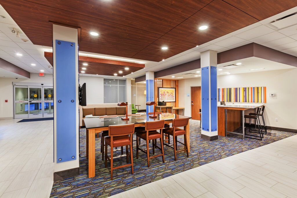 Express & - - Overland Park Area By Ihg 3* Lenexa