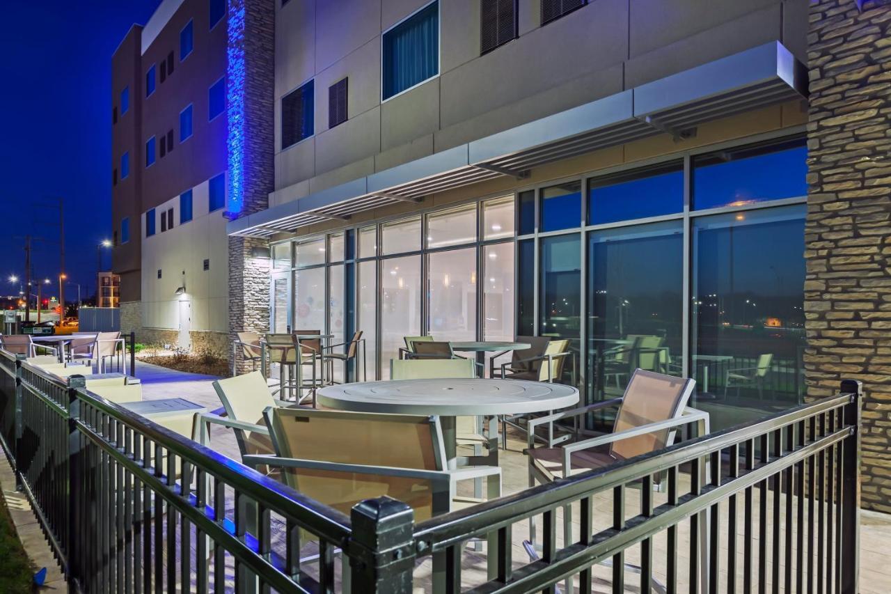 Express & - - Overland Park Area By Ihg Hotel 3*