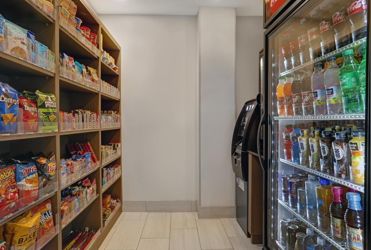 Express & - - Overland Park Area By Ihg 3*