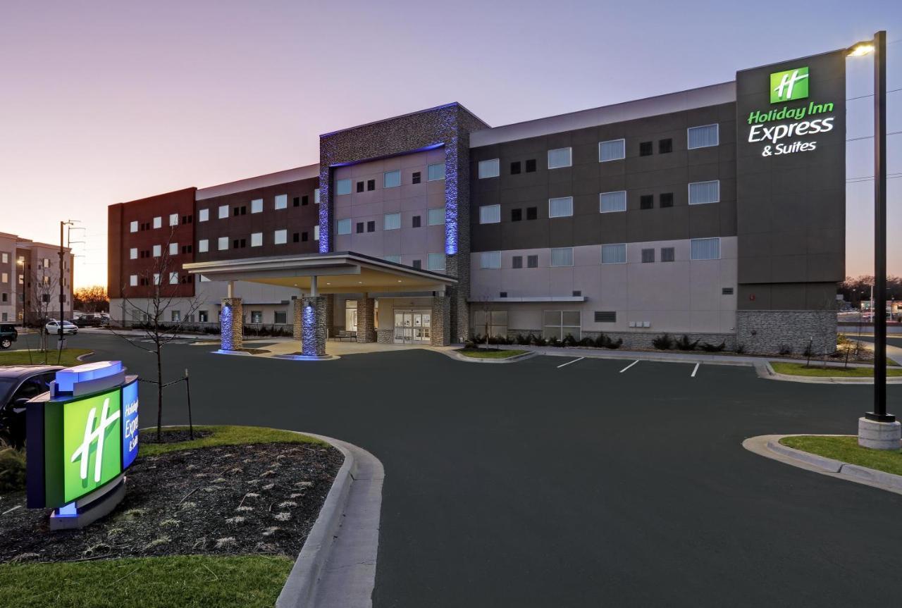 Express & - - Overland Park Area By Ihg Lenexa