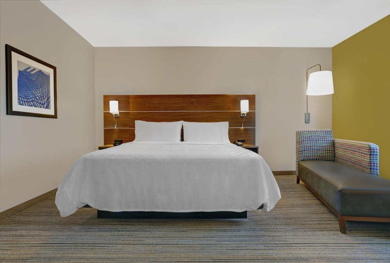 Express & - - Overland Park Area By Ihg Hotel Lenexa